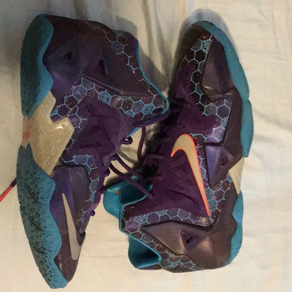 Nike Lebron 11 Hornets